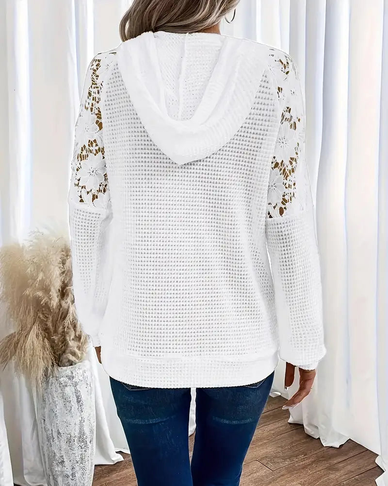 Luna Moda | Swobodna Koronkowa Bluza z Kapturem i Dekoltem V